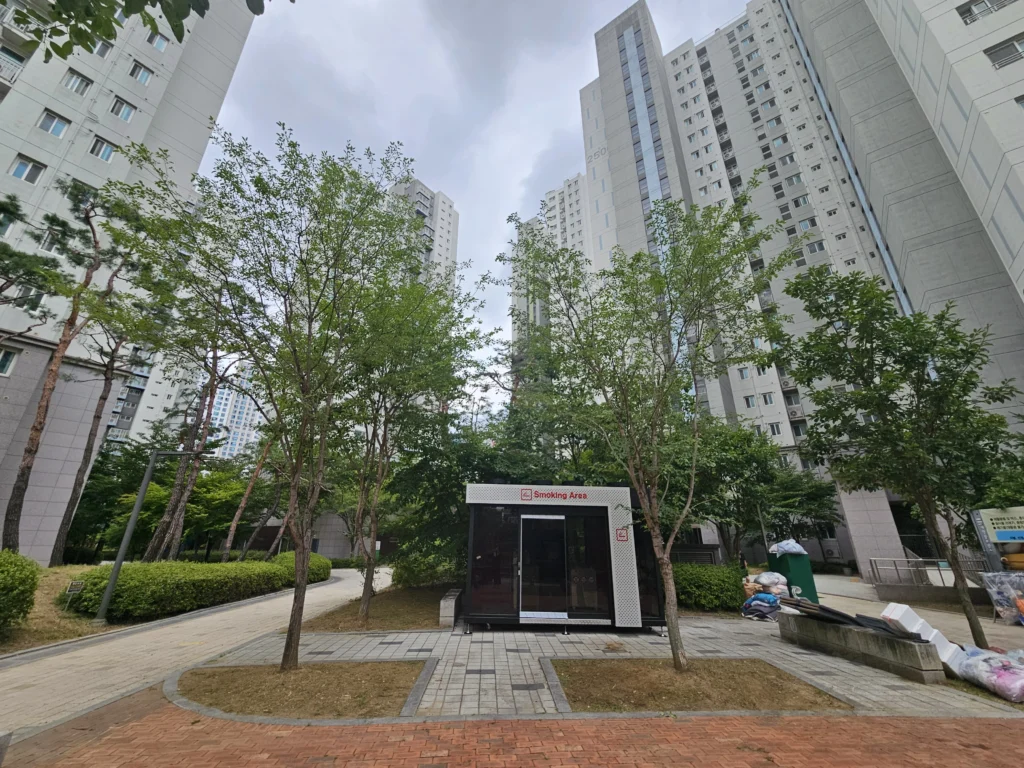 위레스타힐스 아파트 흡연부스 설치 이미지